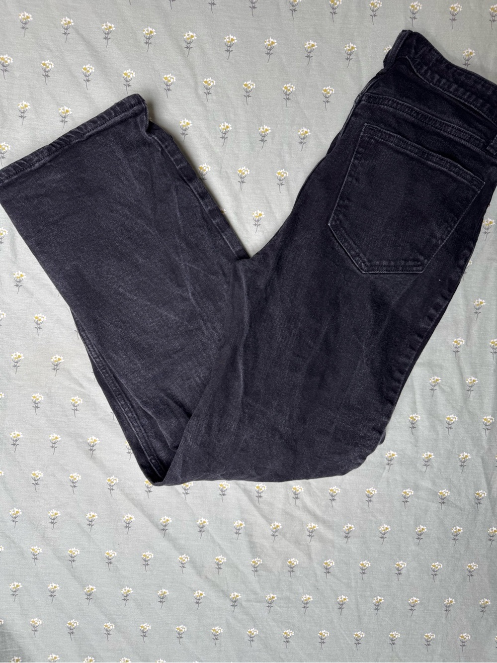 Women’s Abercrombie & Fitch straight leg Black Jeans — Sleek High-Rise Fit